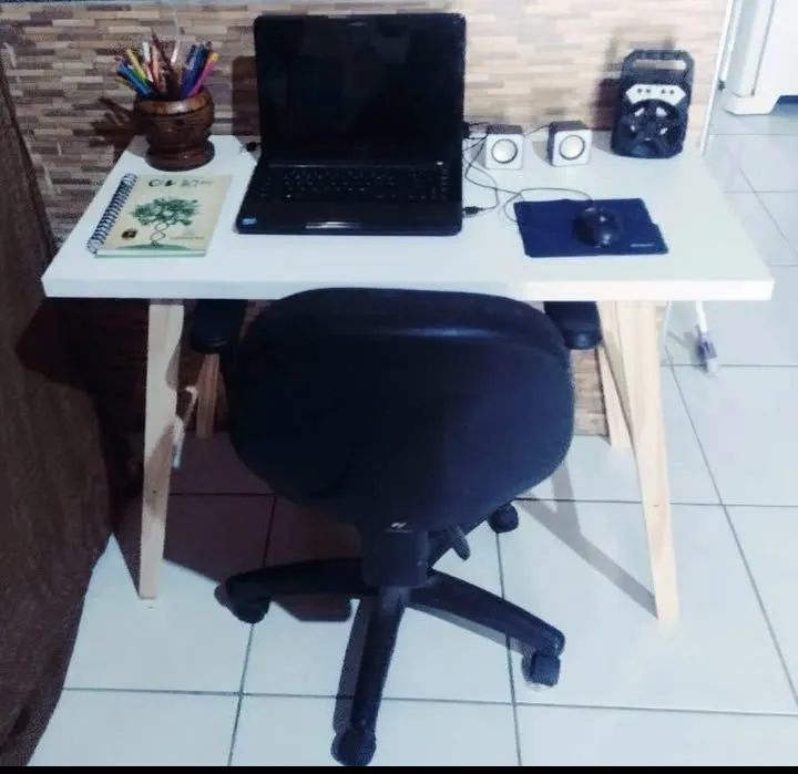 Mesa de escritório branca com design moderno - Foto 2