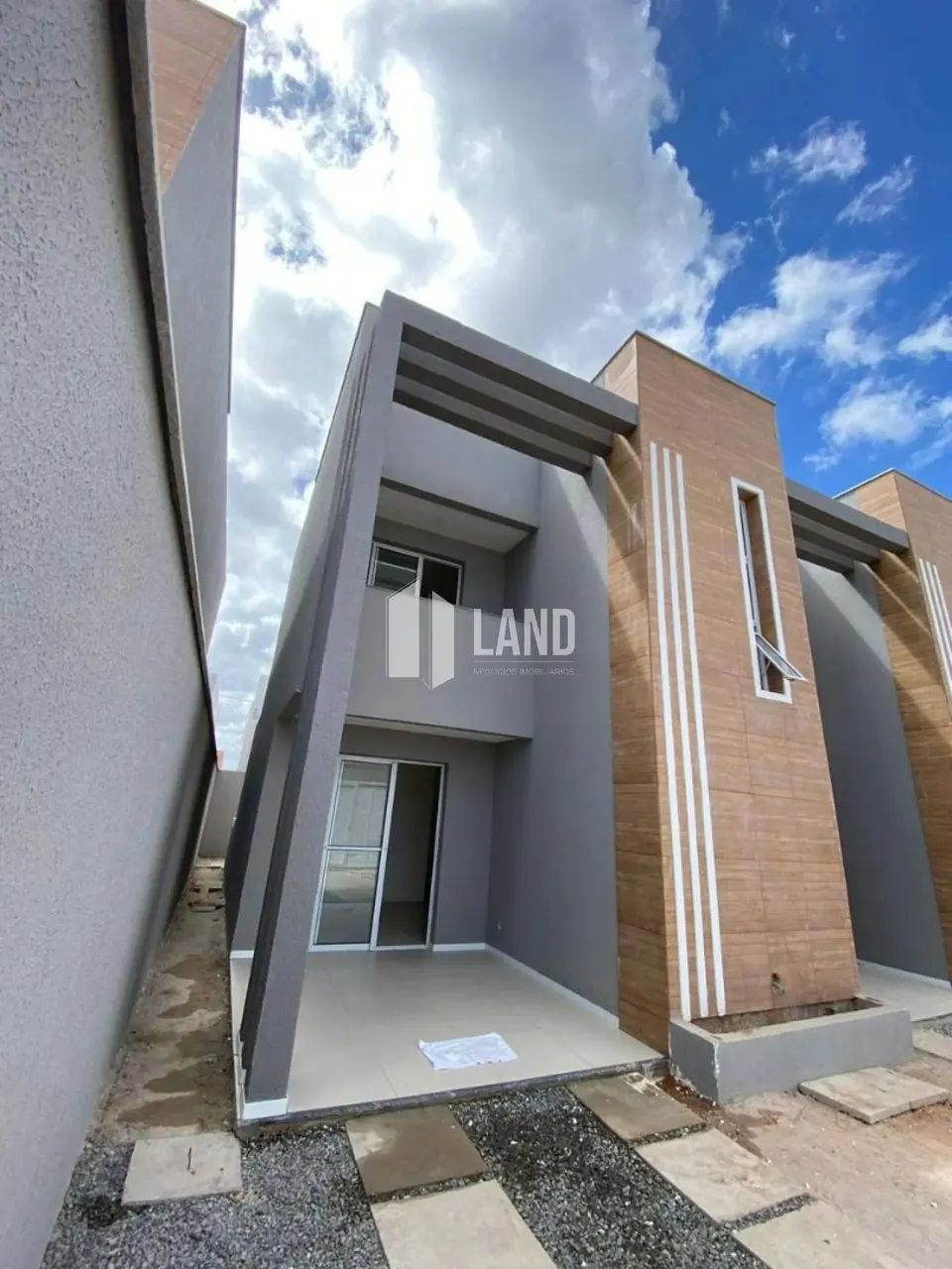 Casa em rua privativa com 3 suítes no Eusébio - R$400.000,00