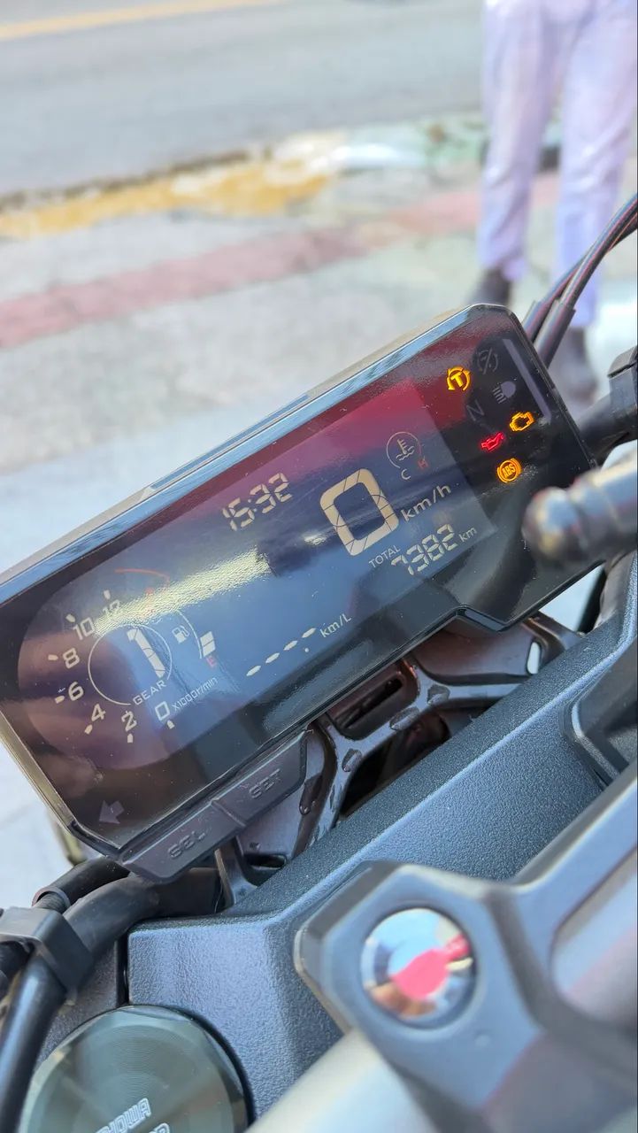 CB650R 2023 - Foto 4