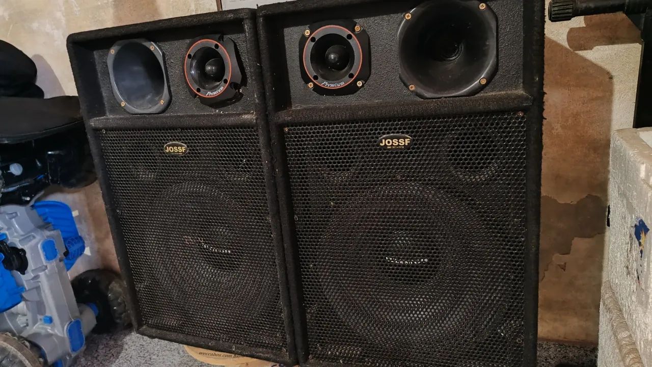 Vendo duas caixas fone de 15 polegadas bem conservado - Foto 3