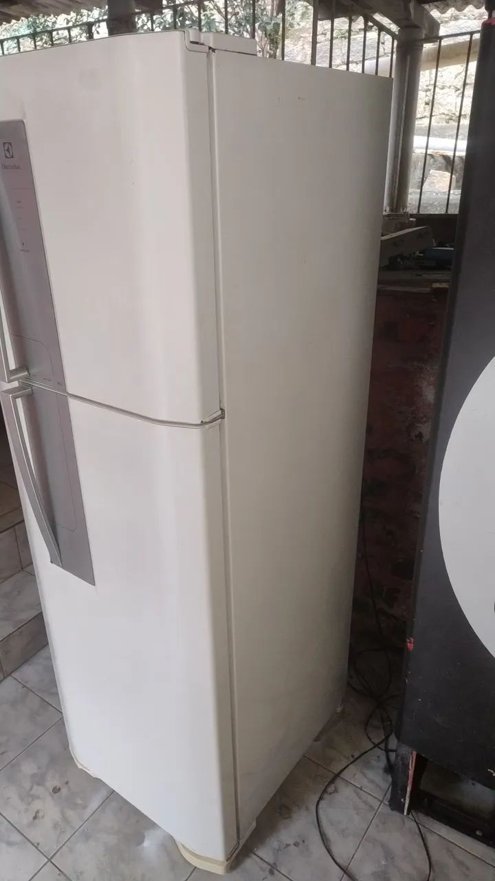 Vendo geladeira duplex Eletrolux  - Foto 4