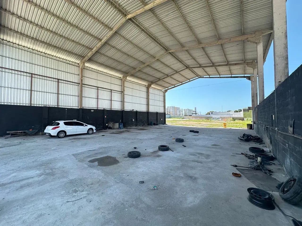 Área de 8000m² com escritório e galpão de 500m² - Foto 3