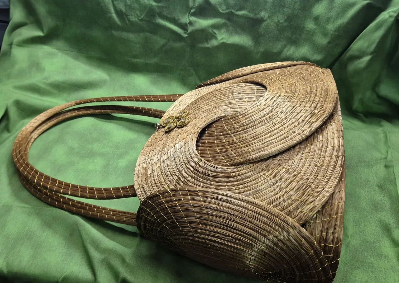Bolsa Artesanal em Capim Dourado - Foto 2