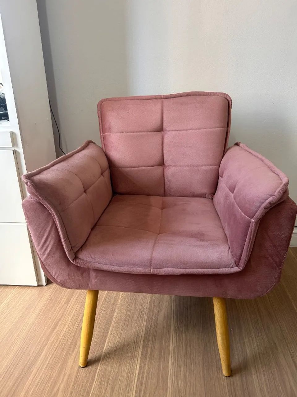 Poltrona Rose Goiaba Moderna - Impecável