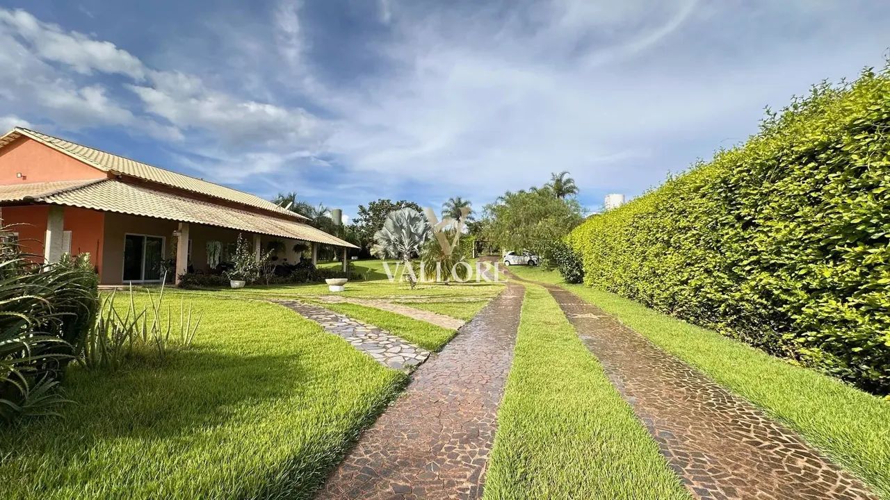 Ribeirão da Cachoeira - Chácara 7.200m² com ribeirão, pomar raro, 2 casas e aceita pets  N