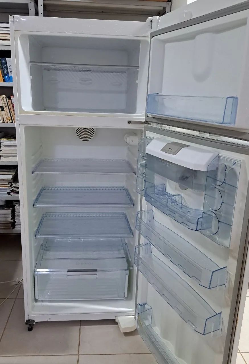 Geladeira Bosch duplex branca - R$ 550 - Foto 4