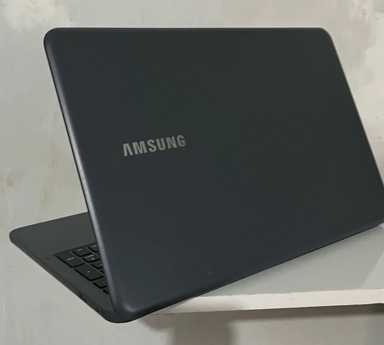 Notebook samsung i3 sétima geração, 4gb de ram  bateria boa  - Foto 2