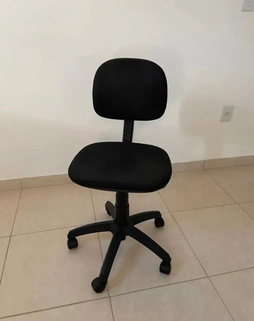 Escrivaninha com cadeira de escritório - Foto 3