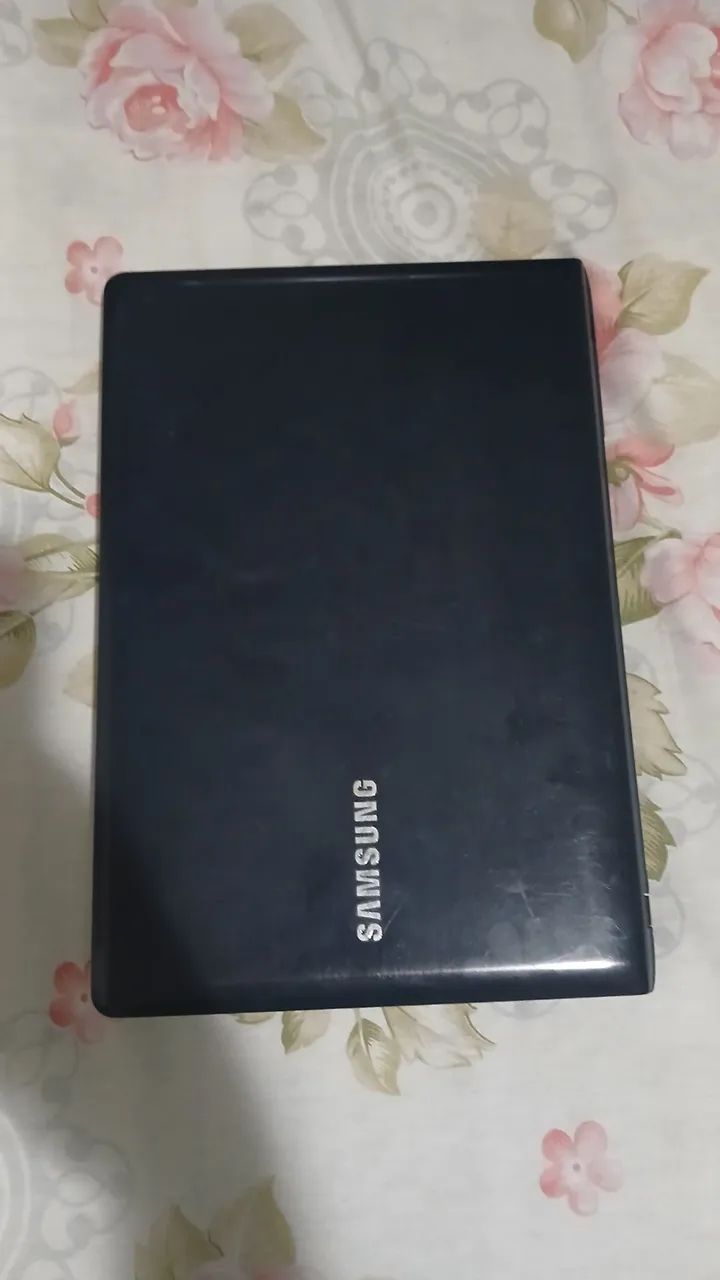 Notebook Samsung AMD E1 - 1500, 4GB, ssd de 320gb, Windows 7 - Foto 2