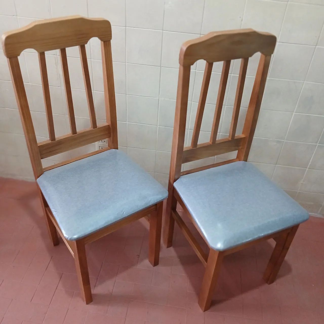 Conjunto Mesa com 4 cadeiras - Foto 2