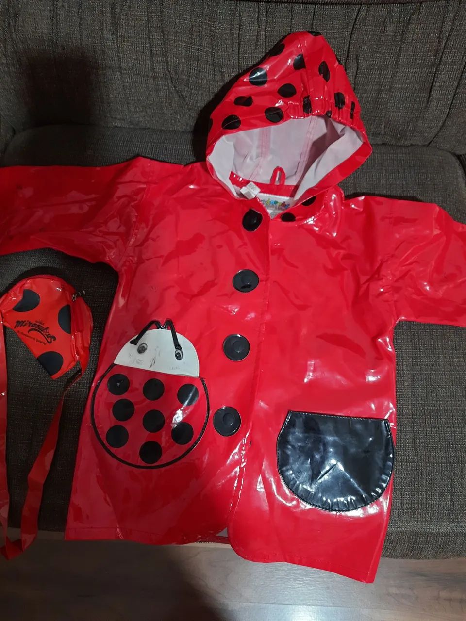 Vende-se capa de chuva infantil