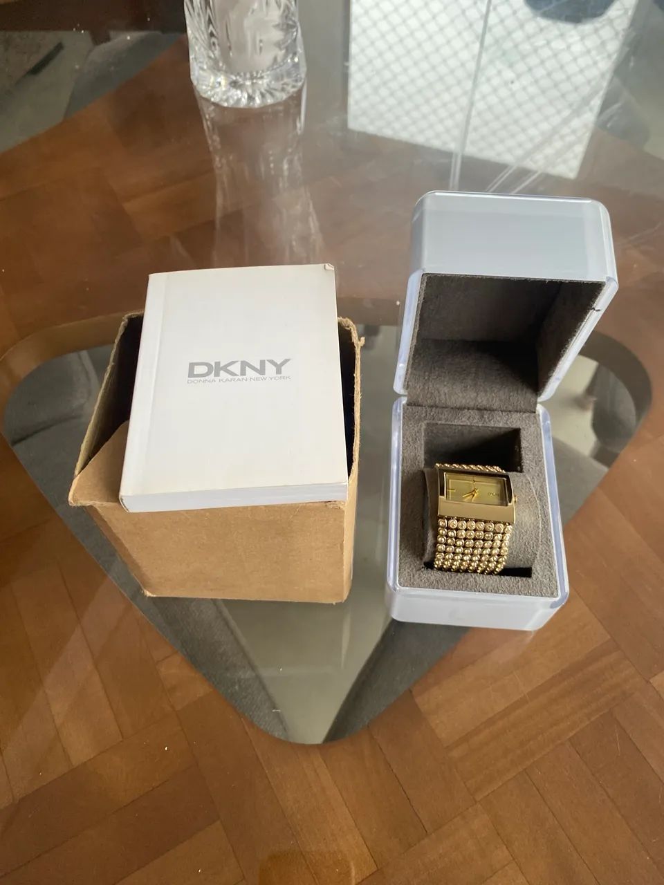 Lindo relógio feminino com swarovski DKNY - Foto 3