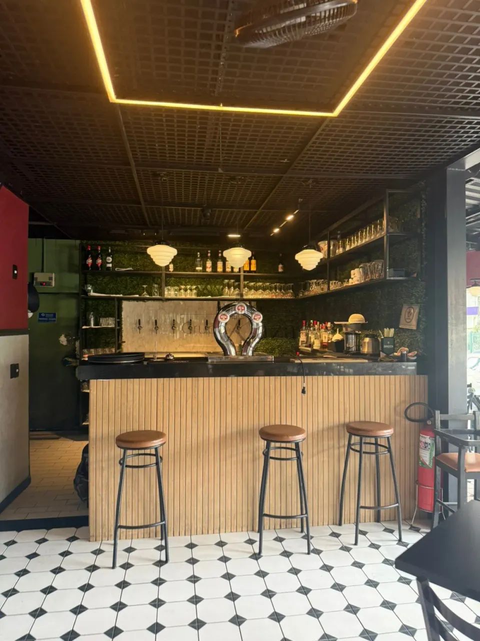 Oportunidade - Fundo de Comércio - Vila Adyana - 198m². - Foto 2
