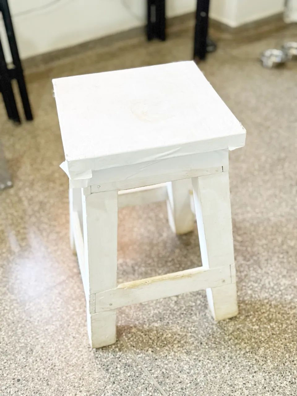 Banquinho de Madeira Branco