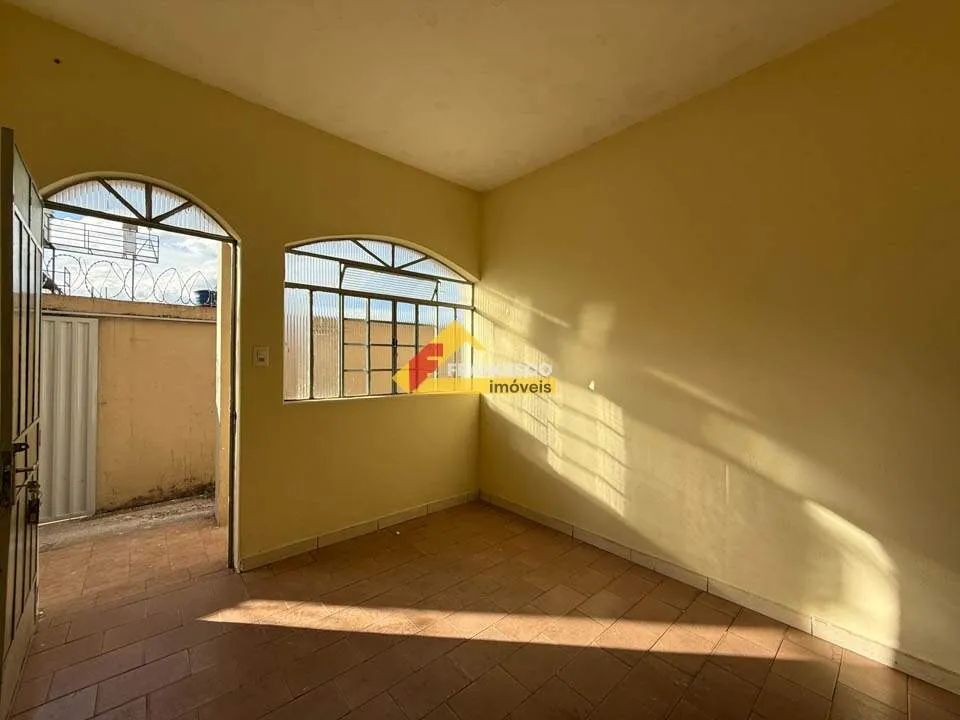 Casa para aluguel, 3 quartos, 1 vaga, Interlagos - Divinópolis/MG