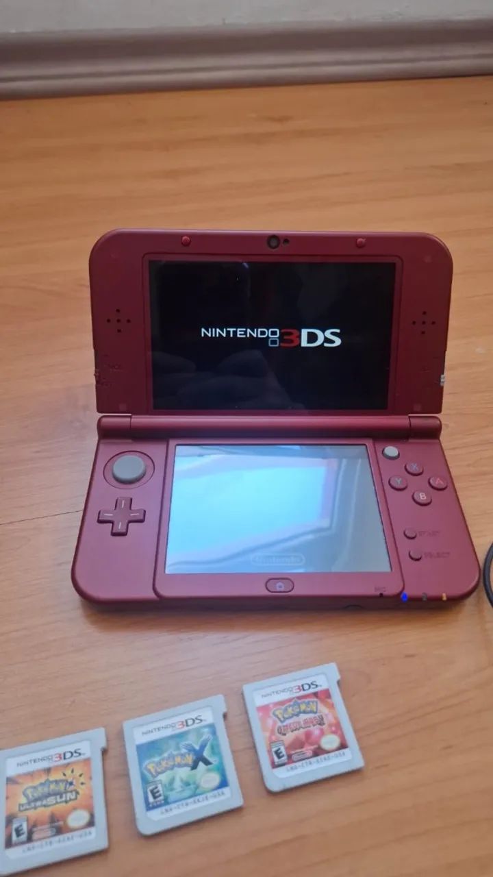 New Nintendo 3DS XL Vermelho Seminovo + 3 Jogos Pokémon (X, Sun