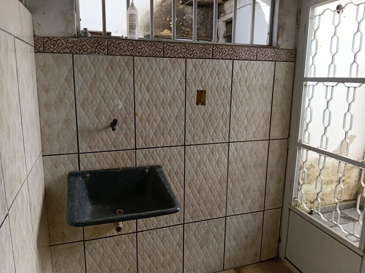 CASA PEQUENA, SIMPLES, MAS MUITO ACONCHEGANTE.  - Foto 9