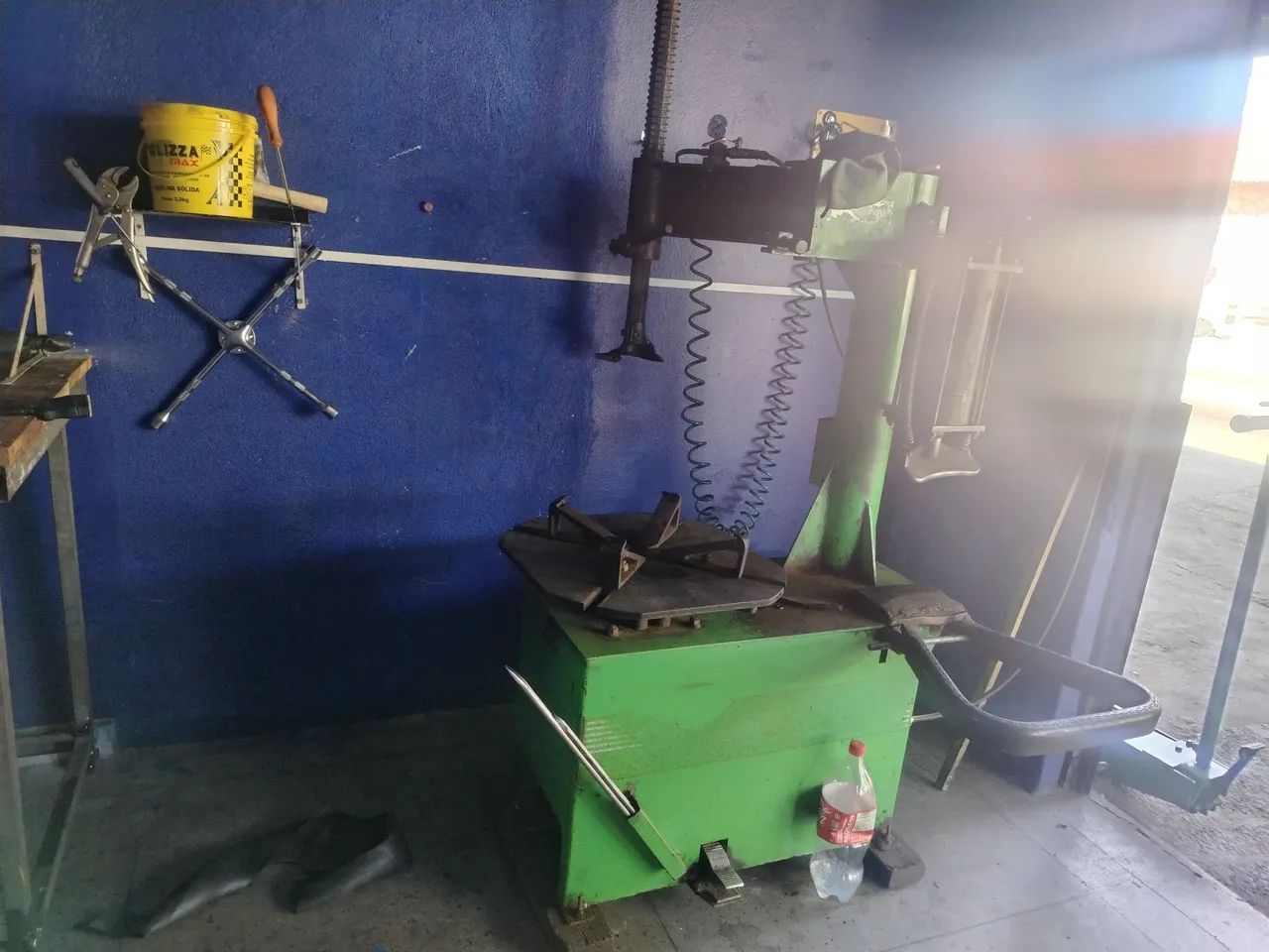 Vendo ou troco por carro com som - Foto 4