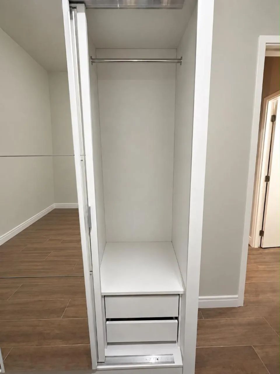 Guarda-roupas Branco com Espelho - Foto 4