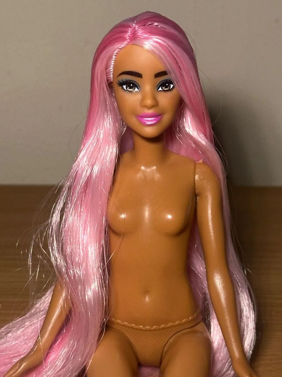 Boneca Barbie cabelo rosa - Foto 2