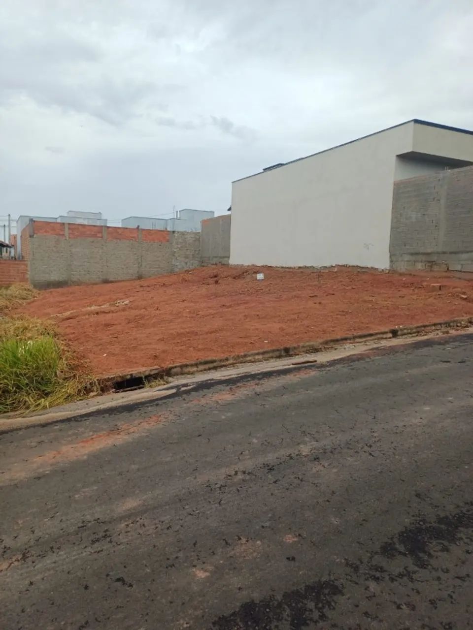Terreno 200m2 em Estiva Gerbi SP
