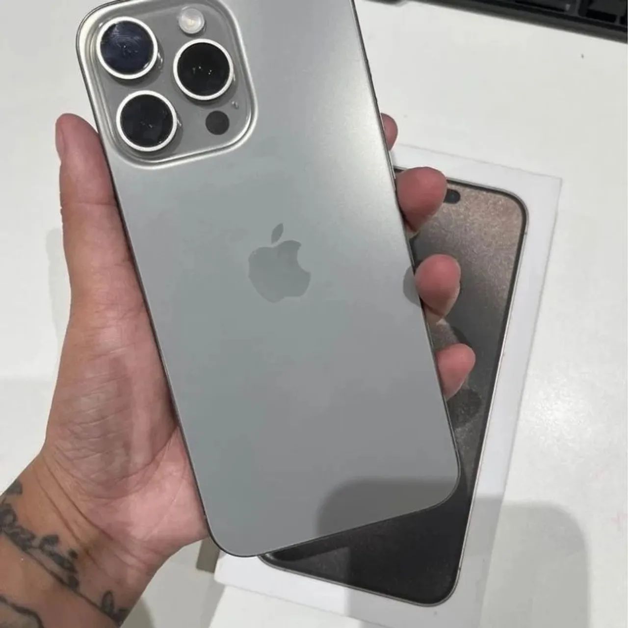 iPhone 15 Pro Max 256gb - Prata
