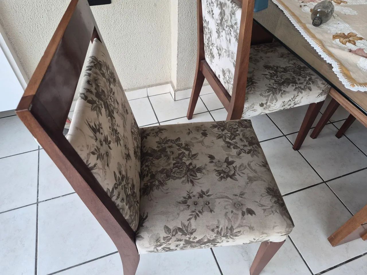 Mesa de vidro com 4 cadeiras - Foto 2