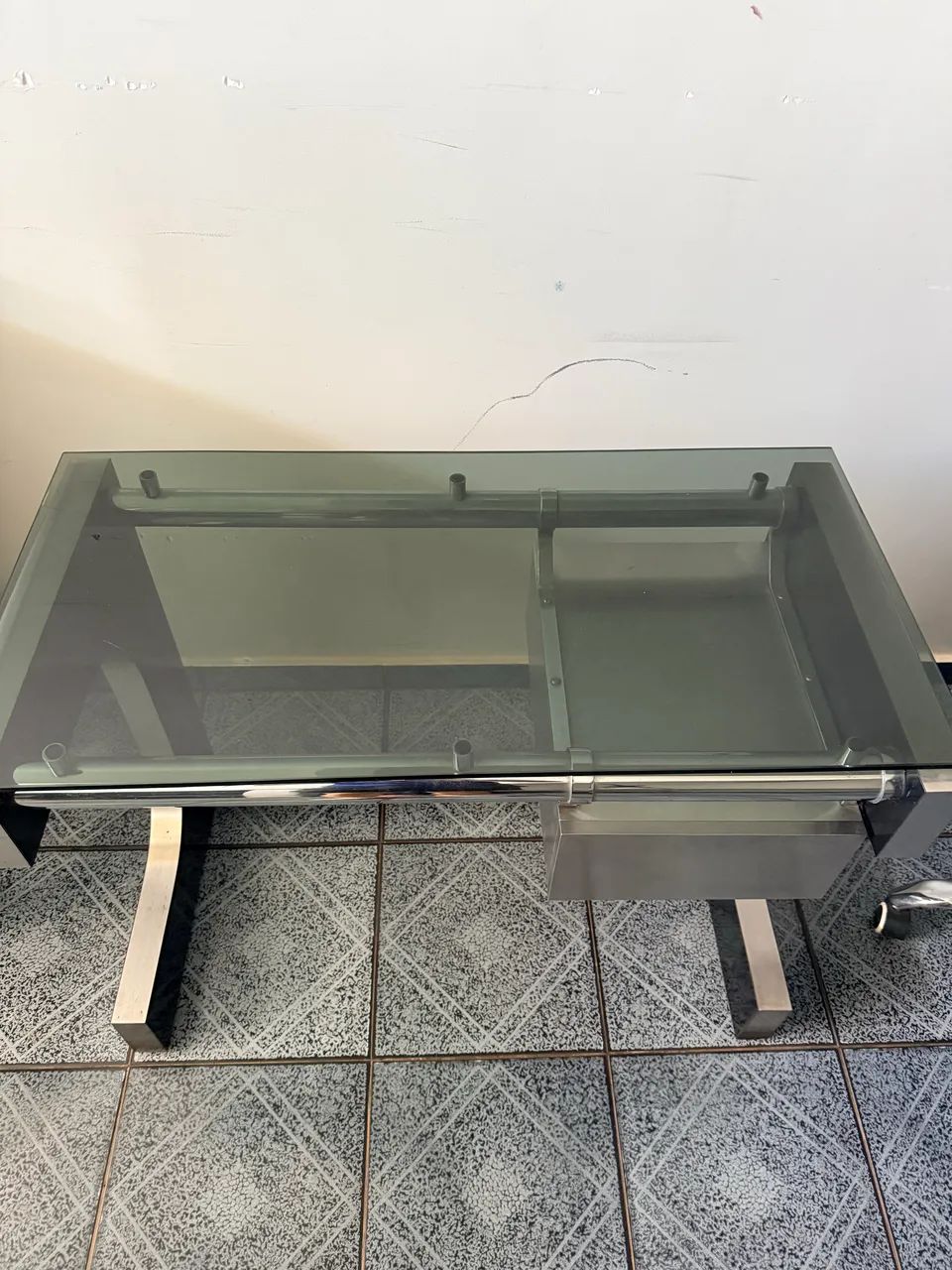 Mesa de Escritório com Tampo de Vidro - Foto 3