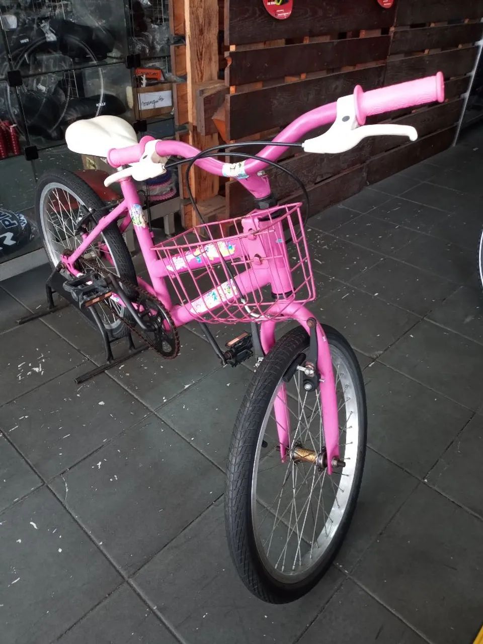 Bicicleta aro 20 infantil Rosa com cestinha linda! - Foto 3
