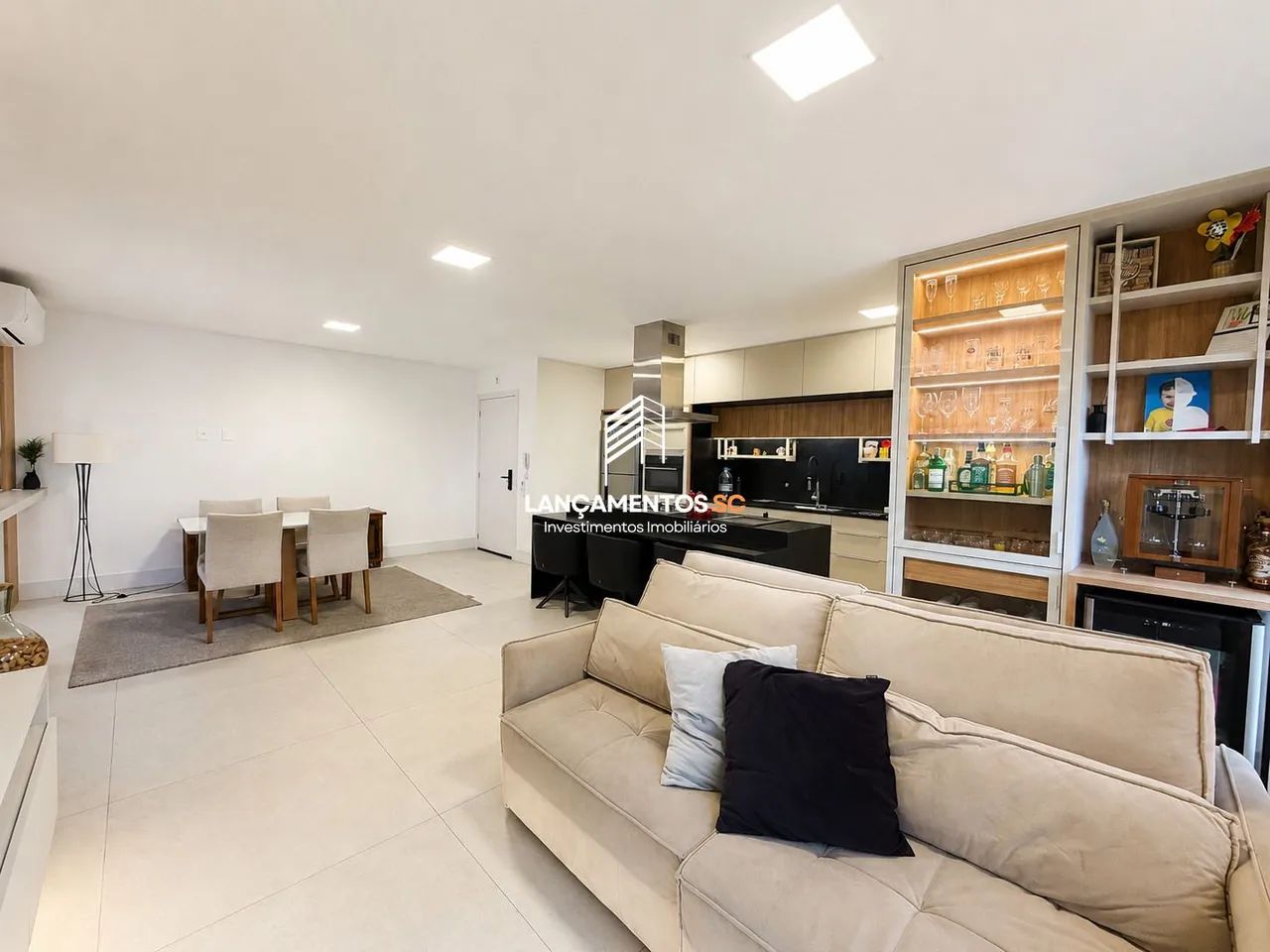 Apartamento semimobiliado com 3 dormitórios no Estreito, Florianópolis/SC - Foto 4