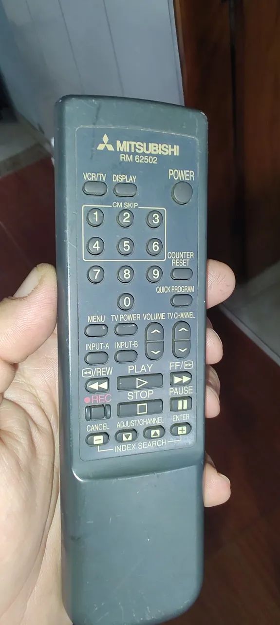 Controle remoto original vídeo cassete Mitsubishi usado funcionando perfeitamente 