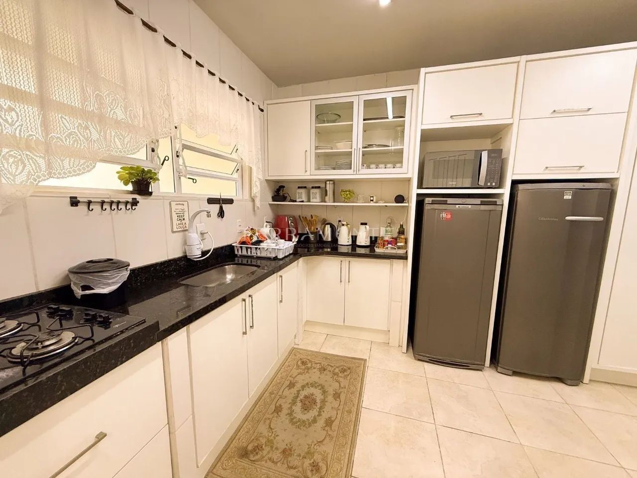 Casa mobiliada no Centro com área gourmet completa - Foto 4