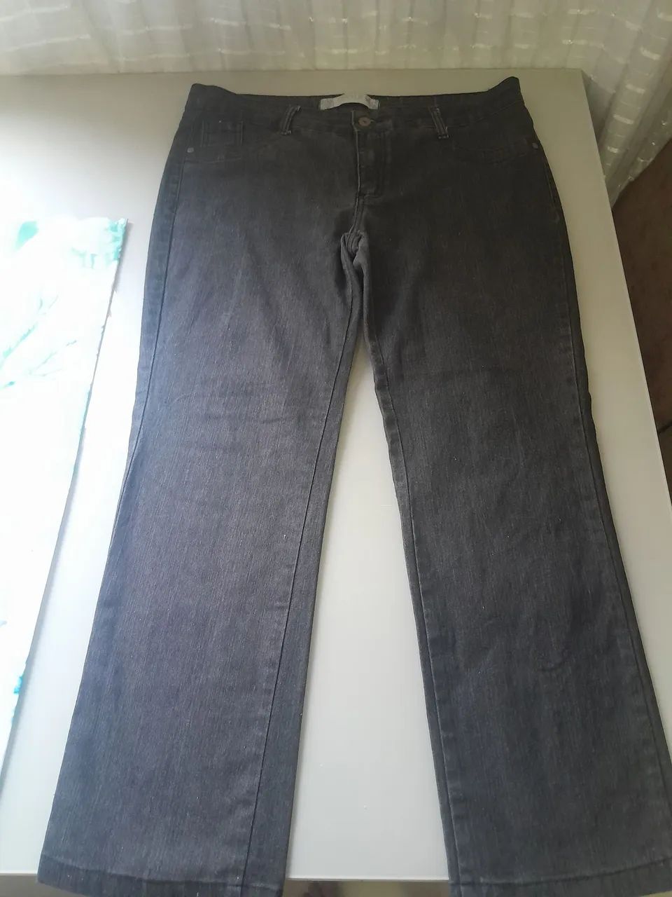 Calça Preta, cintura baixa e corte reto