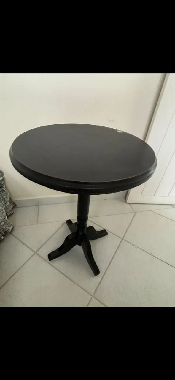 Mesa madeira redonda de canto