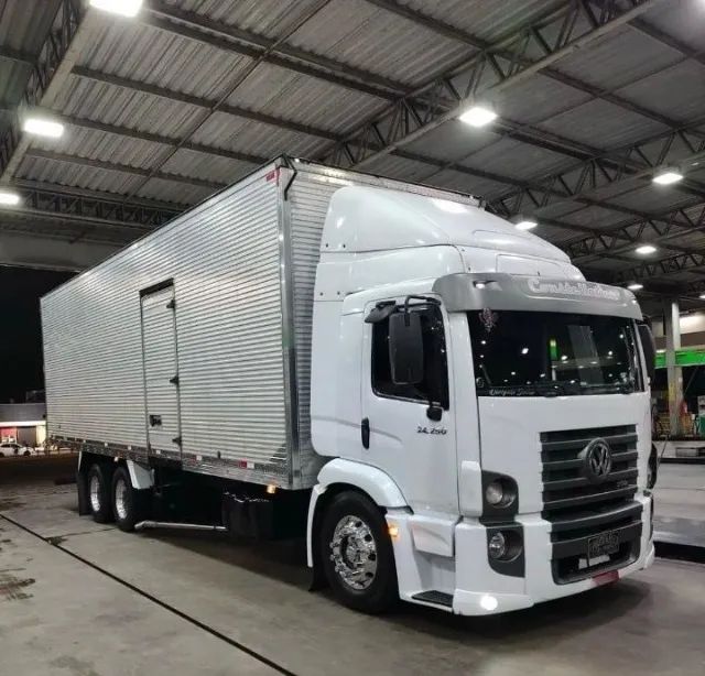 Vw 24250 6x2 - 2009 Baú 
