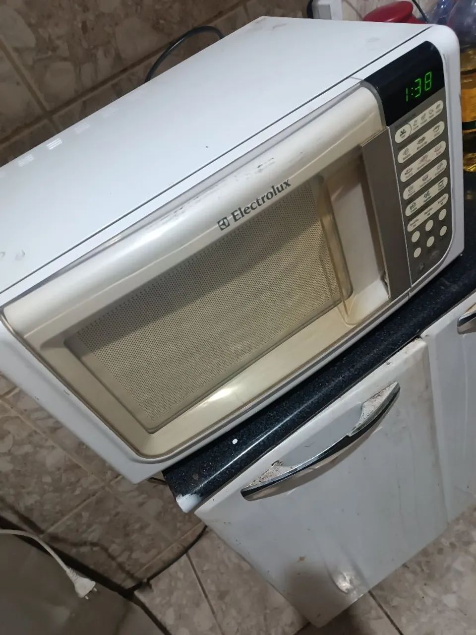 Microondas Electroluxs 30 litros ótimo estado funciona  - Foto 5