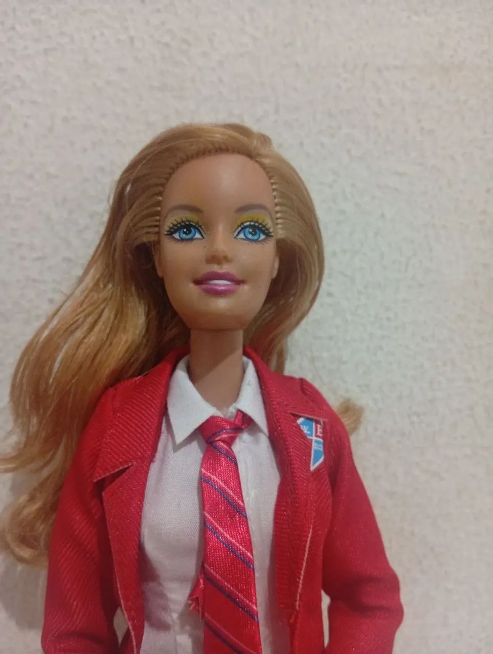 Barbie com roupinha das rebeldes - Foto 3
