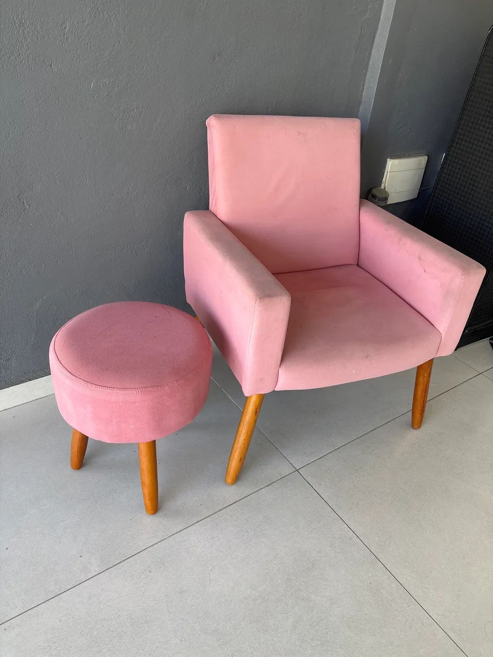 Poltrona com puf rosa - Foto 2