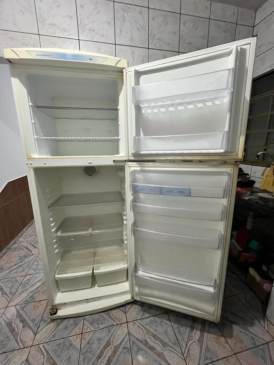 Geladeira continental 