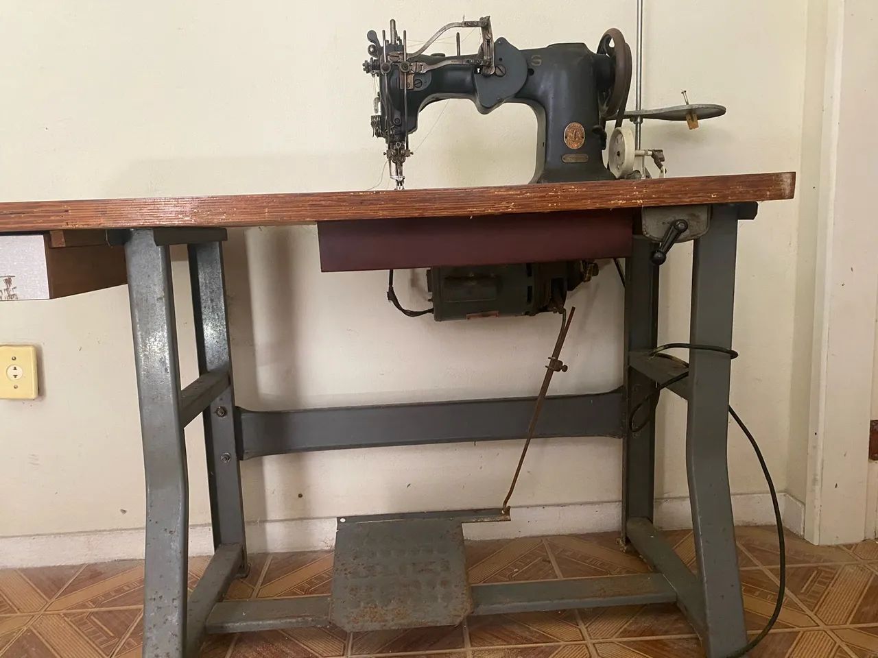 Maquina de costura AJOUR  - Foto 2