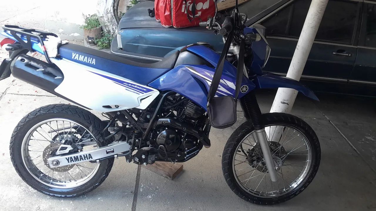 Lander 250 em otimo estado de conservação!