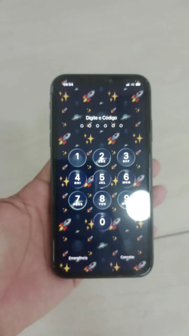 Celular IPhone 11. 64 gigas, bateria 100%