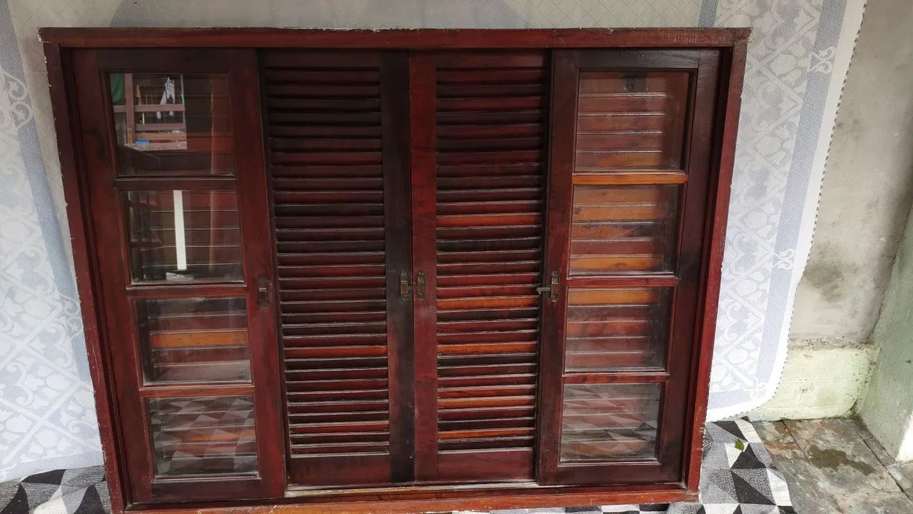 Vitro e porta balcão madeira e vidro  - Foto 2