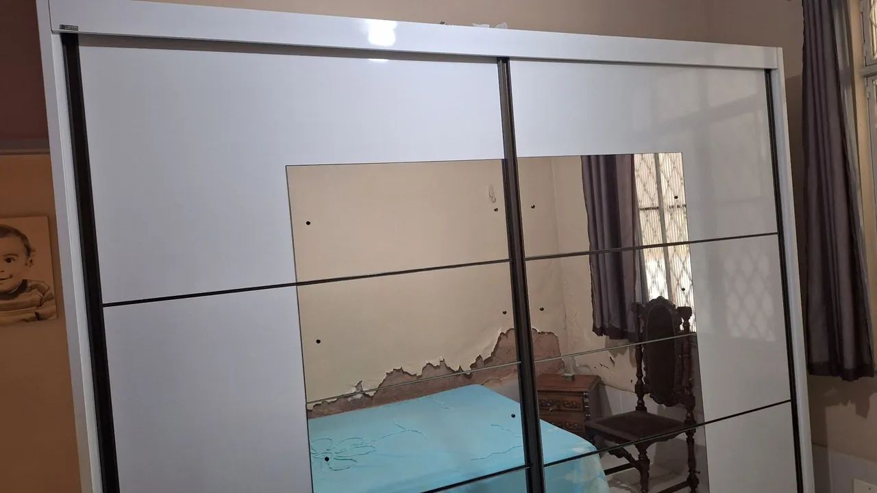 Excelente guarda-roupa e bem espaçoso - Foto 2