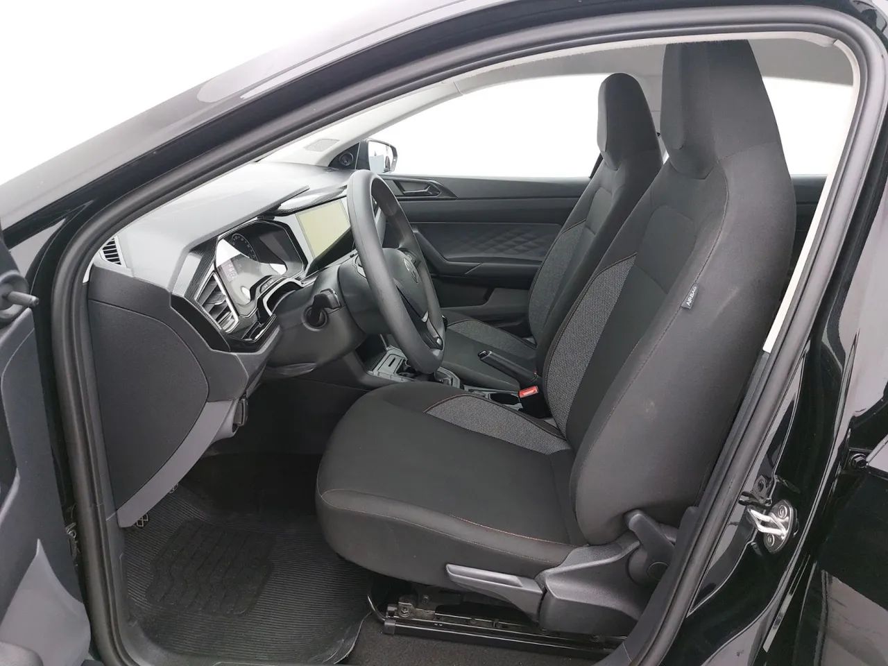 Volkswagen Polo Track 1.0 Flex 12V 5p, foto 16 de 18