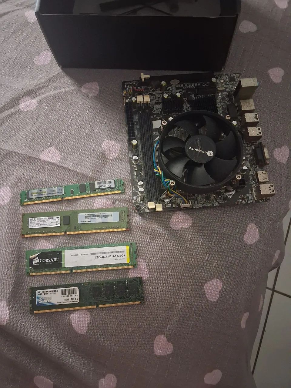 Placa mãe sem bateria e 4 pentes de 4gb de ram 