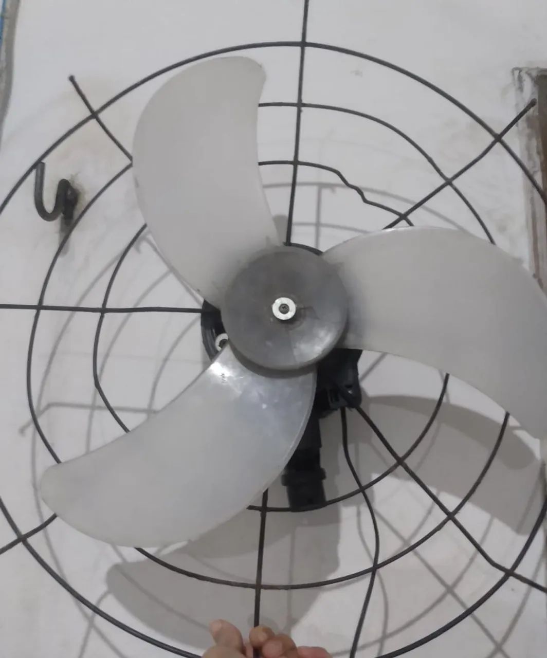 Ventilador de parede sem grade da frente. MENOR PREÇO. Não faço entrega, endereço na - Foto 2