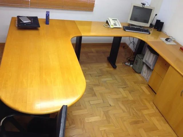 Mesa de escritorio em madeira maciça65193077841282122