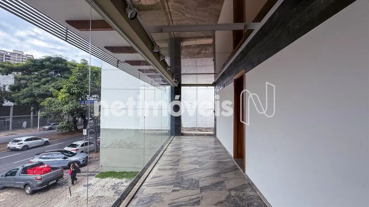 Casa Comercial com arquitetura diferenciada e excelente localização. - Foto 2
