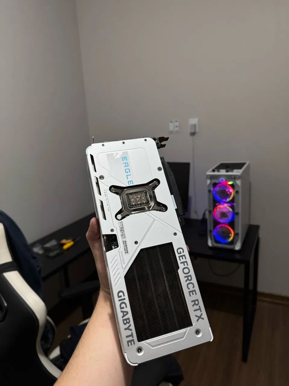 RTX 5070 WHITE - Foto 4